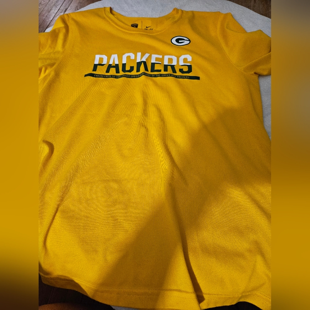 Boy's Nike Packers Tee, size Large